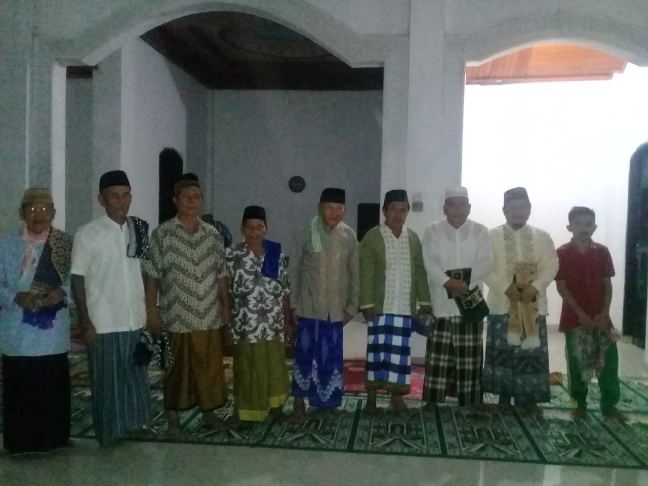 Tim Safari Ramadhan IAIK disambut Baik Pemerintah Desa Poyowa Kecil