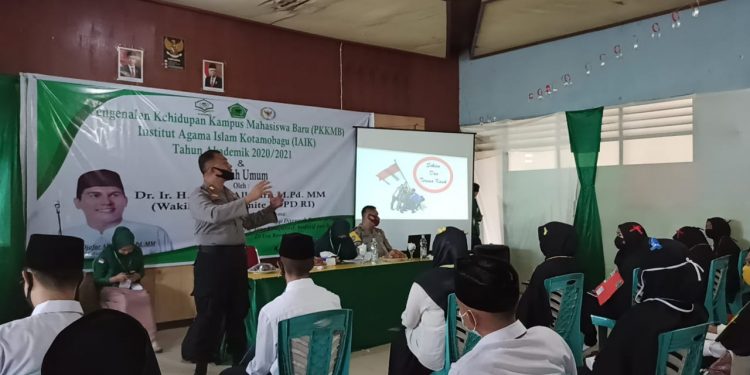 Polres Kotamobagu Beri? Penyuluhan Kamtibmas ke Peserta PKKMB IAI Kotamobagu